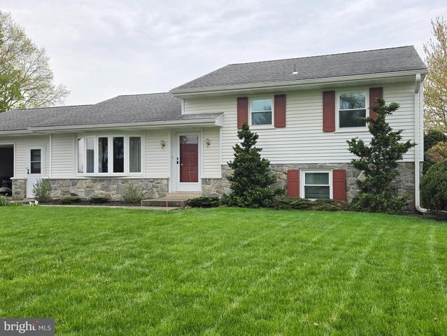 2382 SPRUCE ST, Manheim, PA 17545