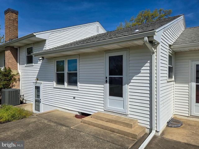 2382 SPRUCE ST, Manheim, PA 17545