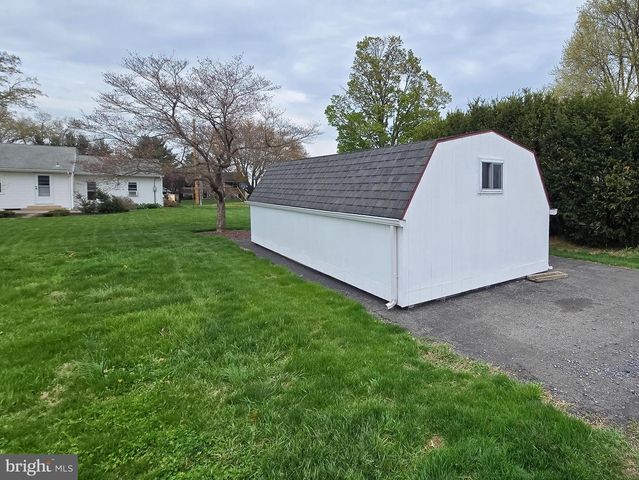 2382 SPRUCE ST, Manheim, PA 17545