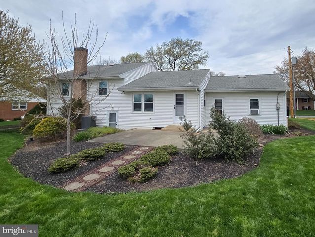 2382 SPRUCE ST, Manheim, PA 17545