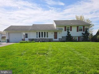 2382 SPRUCE ST, Manheim, PA 17545