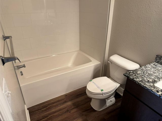 2460 ANN ROU ROAD 606, Tavares, FL 32778