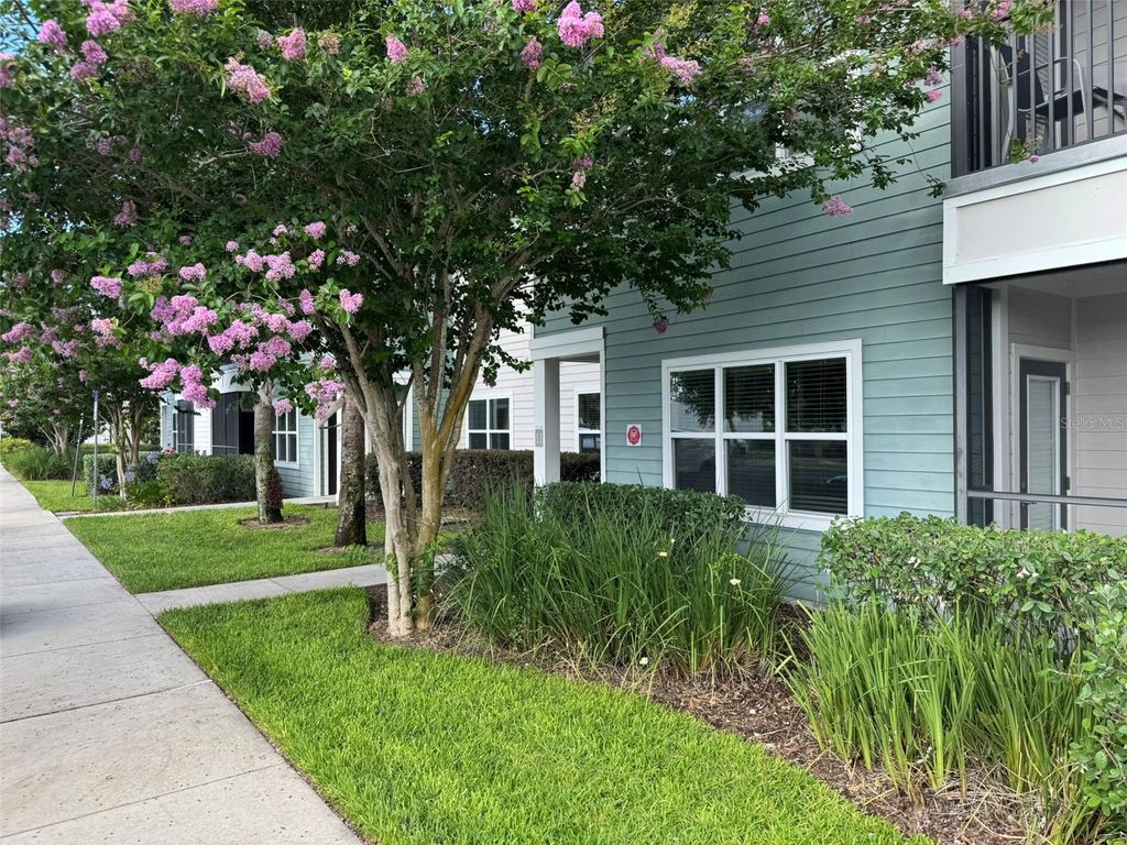 2460 ANN ROU ROAD 606, Tavares, FL 32778