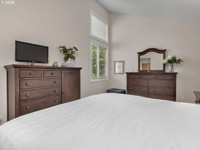 8865 Sw SCHECKLA Dr, Tigard, OR 97224