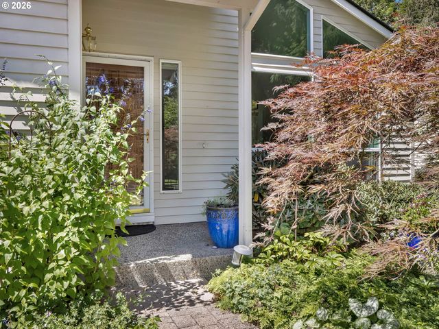 8865 Sw SCHECKLA Dr, Tigard, OR 97224