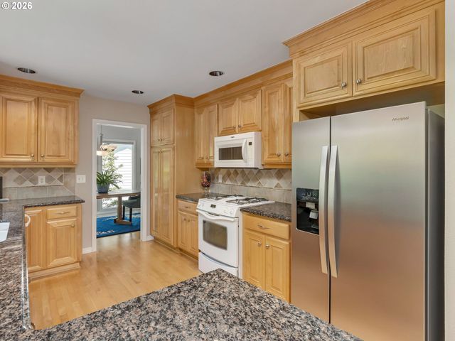 8865 Sw SCHECKLA Dr, Tigard, OR 97224