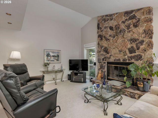 8865 Sw SCHECKLA Dr, Tigard, OR 97224