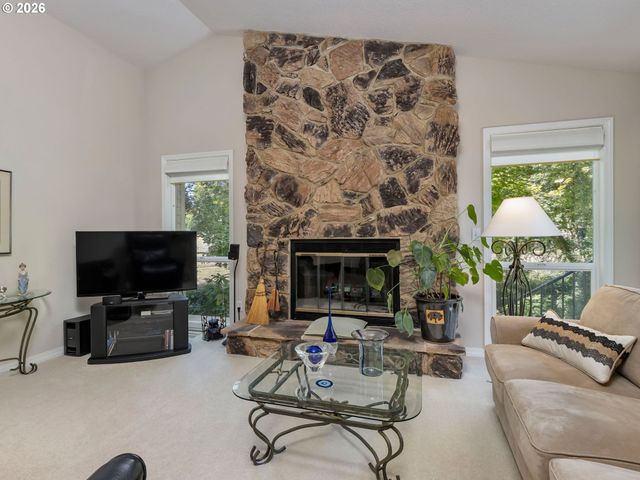 8865 Sw SCHECKLA Dr, Tigard, OR 97224