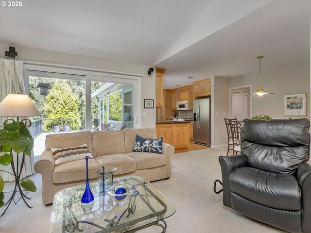8865 Sw SCHECKLA Dr, Tigard, OR 97224