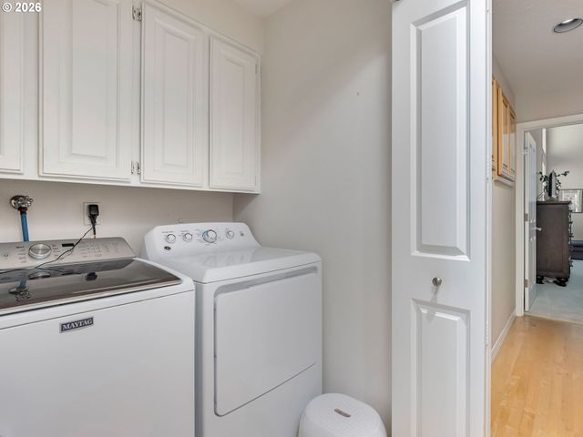 8865 Sw SCHECKLA Dr, Tigard, OR 97224