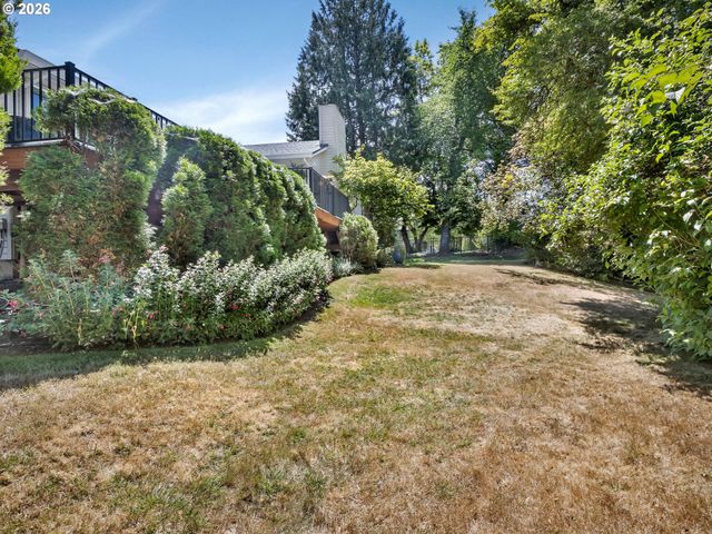 8865 Sw SCHECKLA Dr, Tigard, OR 97224