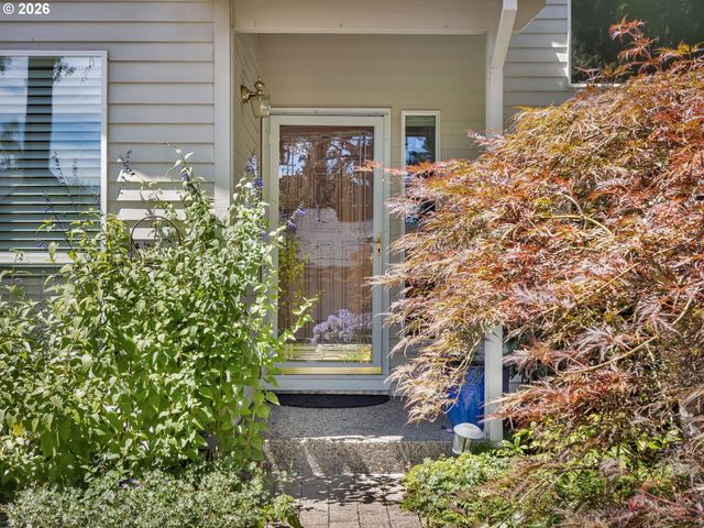 8865 Sw SCHECKLA Dr, Tigard, OR 97224