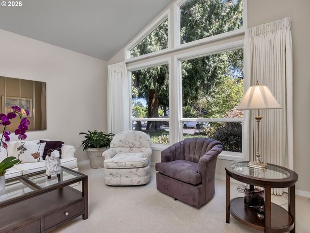 8865 Sw SCHECKLA Dr, Tigard, OR 97224