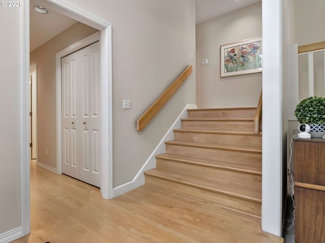 8865 Sw SCHECKLA Dr, Tigard, OR 97224