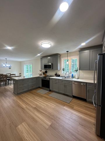 17 Noble Street, Dudley, MA 01571