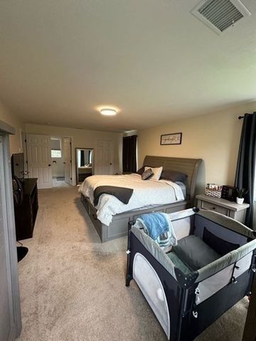 17 Noble Street, Dudley, MA 01571