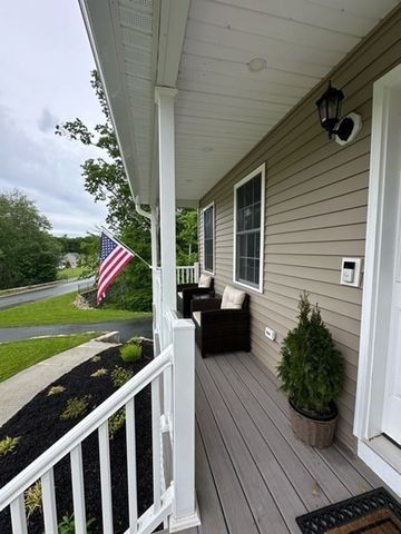 17 Noble Street, Dudley, MA 01571