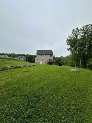 17 Noble Street, Dudley, MA 01571
