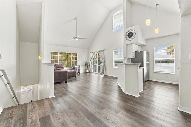 9138 LAKE CHASE ISLAND WAY, Tampa, FL 33626