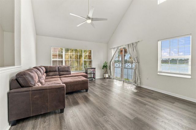 9138 LAKE CHASE ISLAND WAY, Tampa, FL 33626