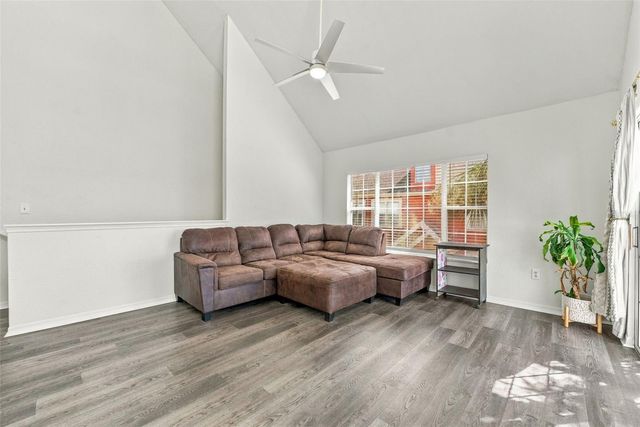9138 LAKE CHASE ISLAND WAY, Tampa, FL 33626