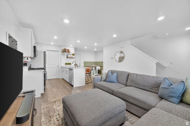 423 N NORTHSHORE DR, Saratoga Springs, UT 84045
