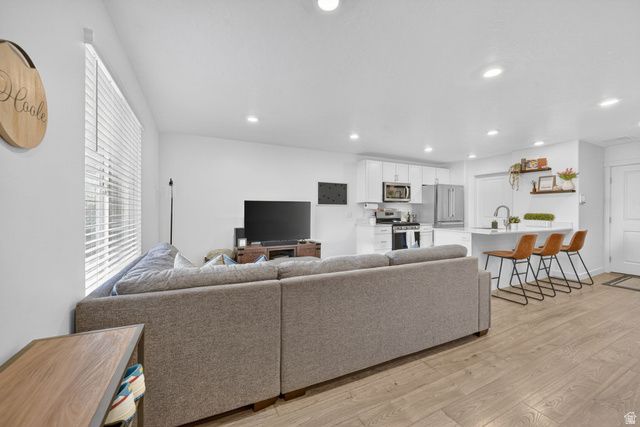 423 N NORTHSHORE DR, Saratoga Springs, UT 84045