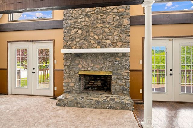 1414 Center Church Road 59, Hiddenite, NC 28636