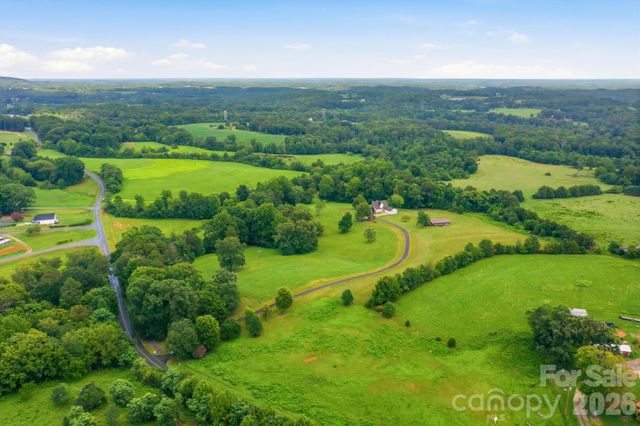 1414 Center Church Road 59, Hiddenite, NC 28636