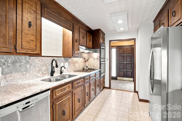 1414 Center Church Road 59, Hiddenite, NC 28636
