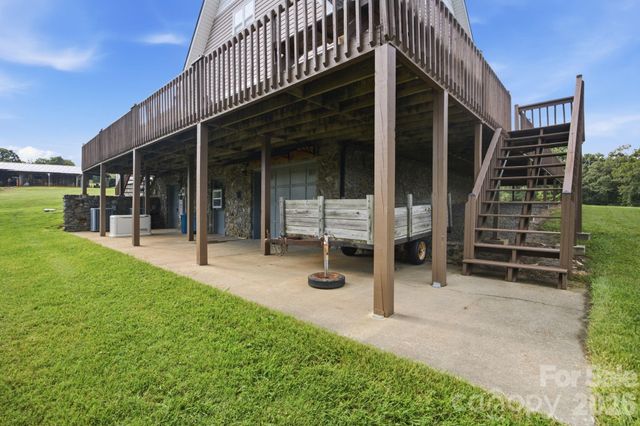 1414 Center Church Road 59, Hiddenite, NC 28636