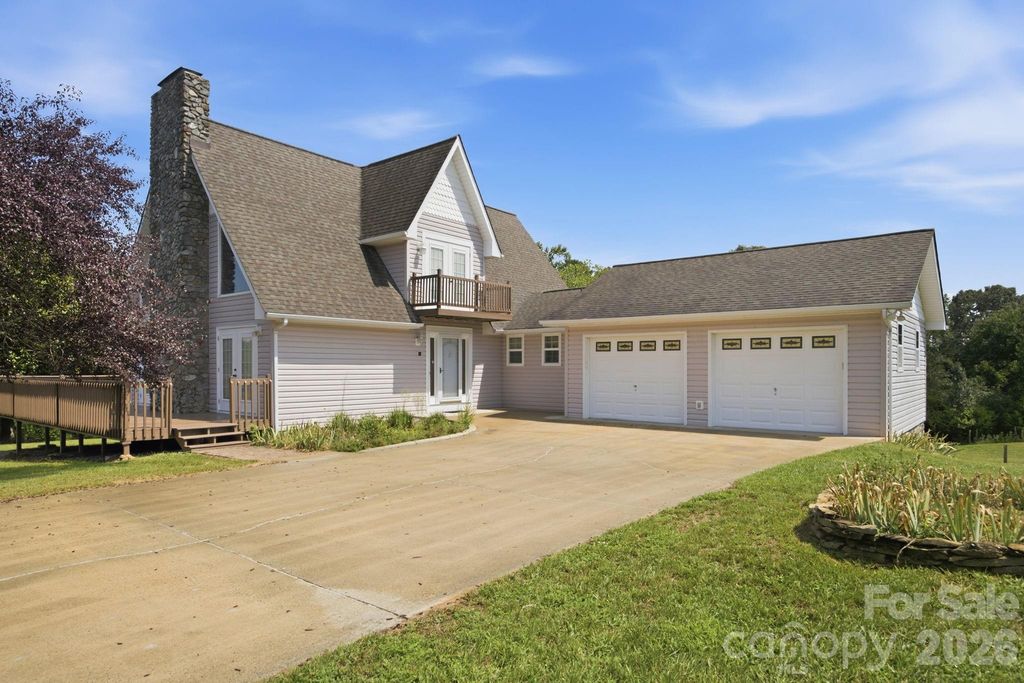 1414 Center Church Road 59, Hiddenite, NC 28636