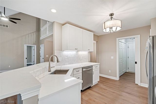 90 Lake Pointe Circle, Canfield, OH 44406