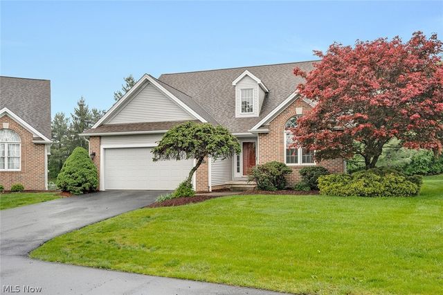 90 Lake Pointe Circle, Canfield, OH 44406