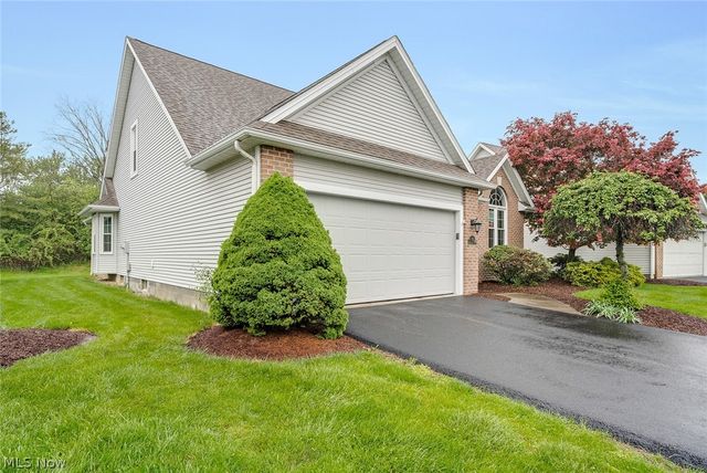 90 Lake Pointe Circle, Canfield, OH 44406