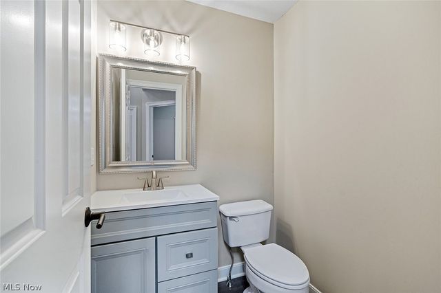 90 Lake Pointe Circle, Canfield, OH 44406