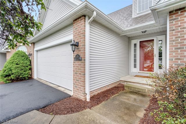 90 Lake Pointe Circle, Canfield, OH 44406