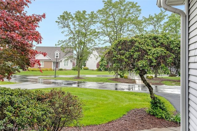 90 Lake Pointe Circle, Canfield, OH 44406
