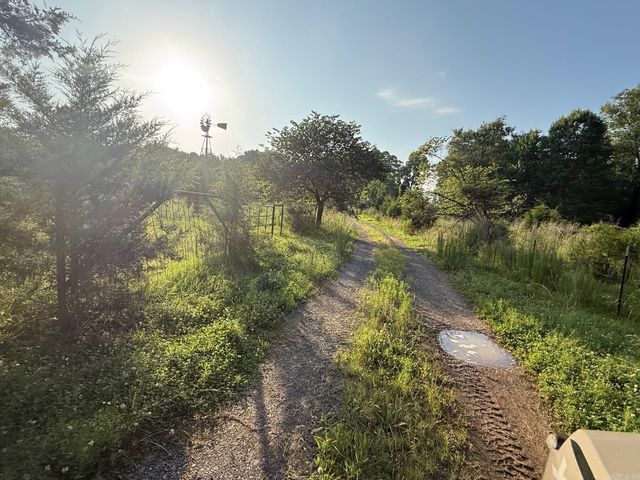 139 W Polk Road 20, Cove, AR 71937