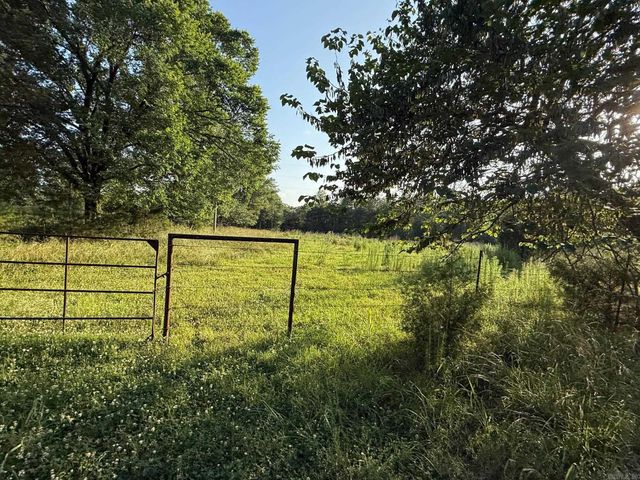 139 W Polk Road 20, Cove, AR 71937