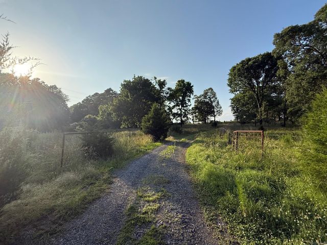 139 W Polk Road 20, Cove, AR 71937