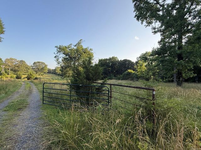 139 W Polk Road 20, Cove, AR 71937