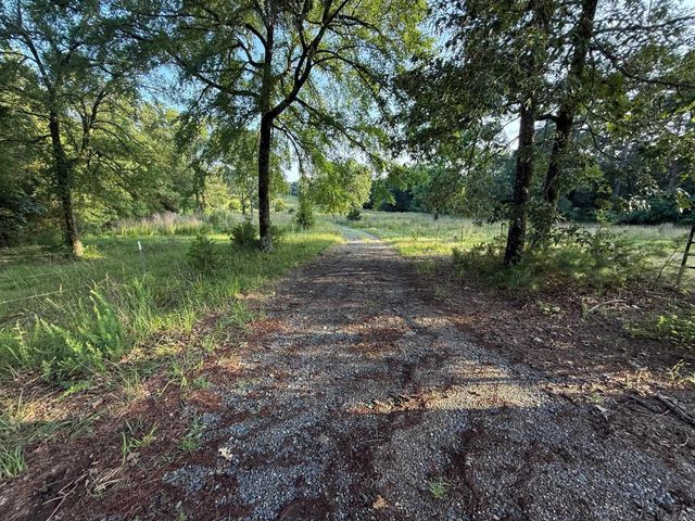 139 W Polk Road 20, Cove, AR 71937