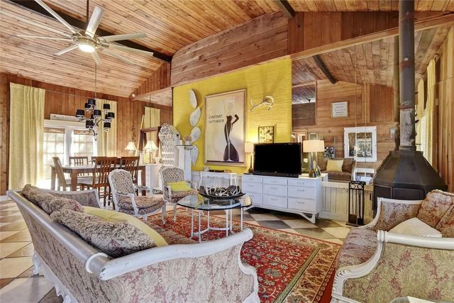 12 Old Shawnee Trail Drive, Gordonville, TX 76245