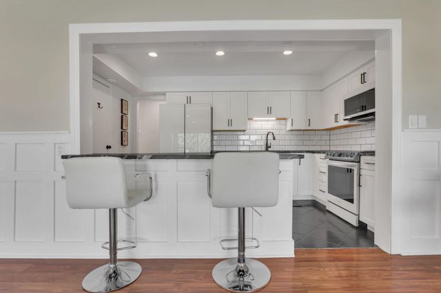 1212 Lake Shore Drive, C C, Columbus, OH 43204