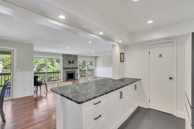 1212 Lake Shore Drive, C C, Columbus, OH 43204