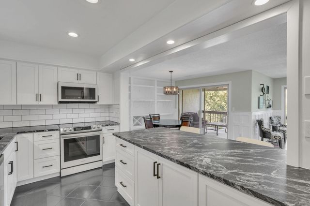 1212 Lake Shore Drive, C C, Columbus, OH 43204