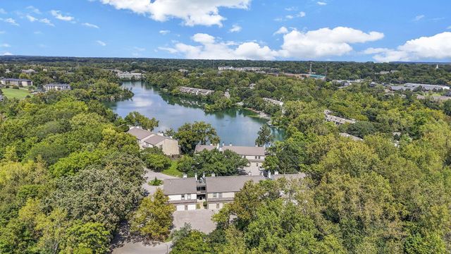 1212 Lake Shore Drive, C C, Columbus, OH 43204