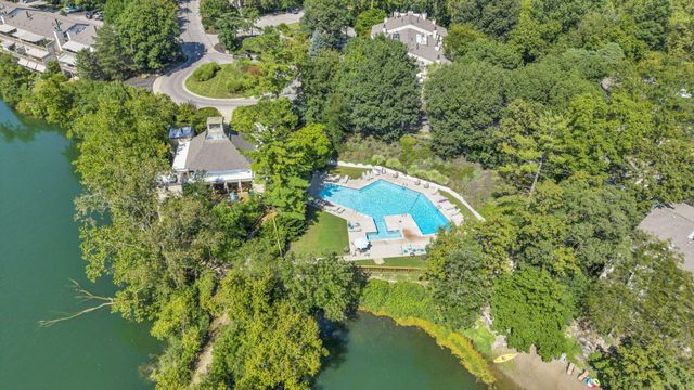 1212 Lake Shore Drive, C C, Columbus, OH 43204