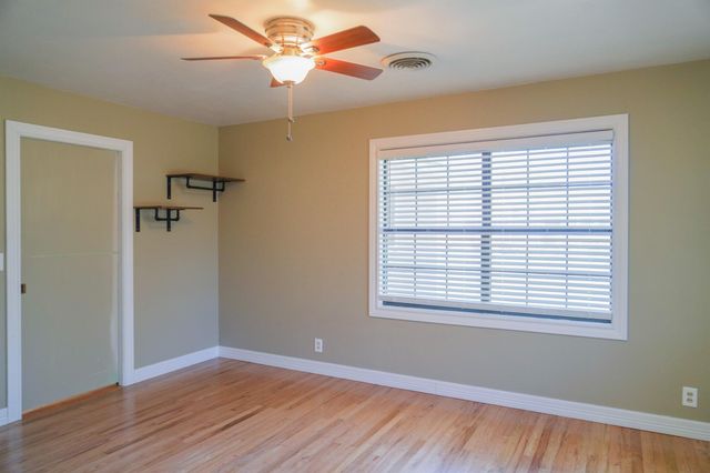 502 S Washington Street, El Campo, TX 77437